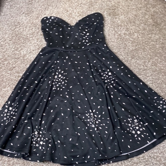 Pins and Needles Black Patterned Mini Dress - Picture 2 of 6